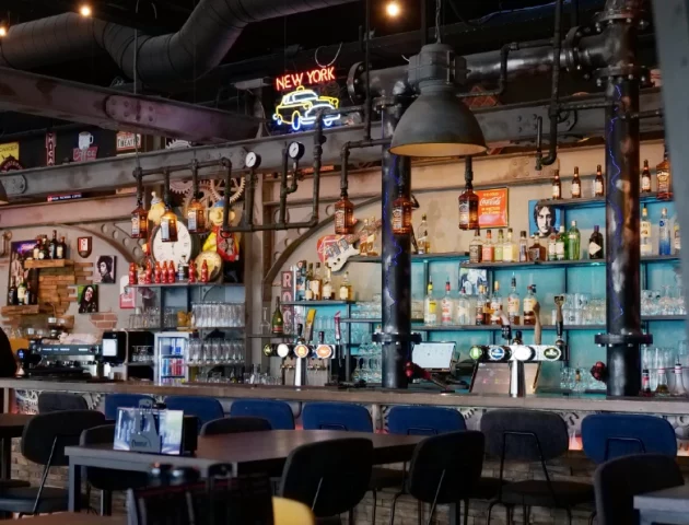 hollywood café bij hollywood entertainment center rotterdam
