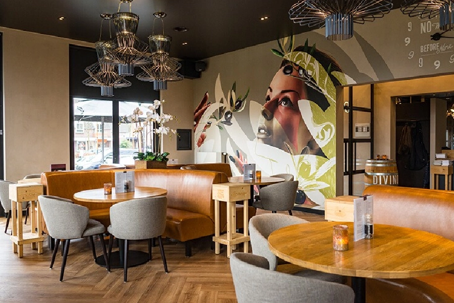 interieur van restaurant divino in hapert