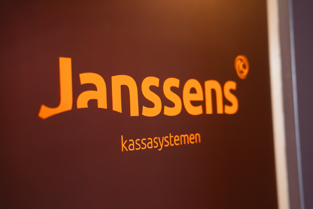 logo op kantoor van janssens