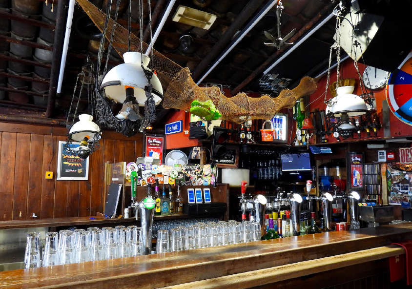 De bar van café De Fuik